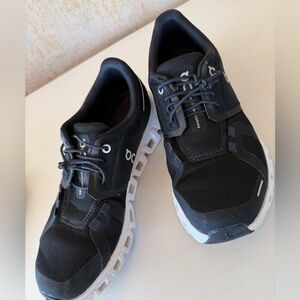 On Running Cloud Mesh Performance Shoes - Black/White